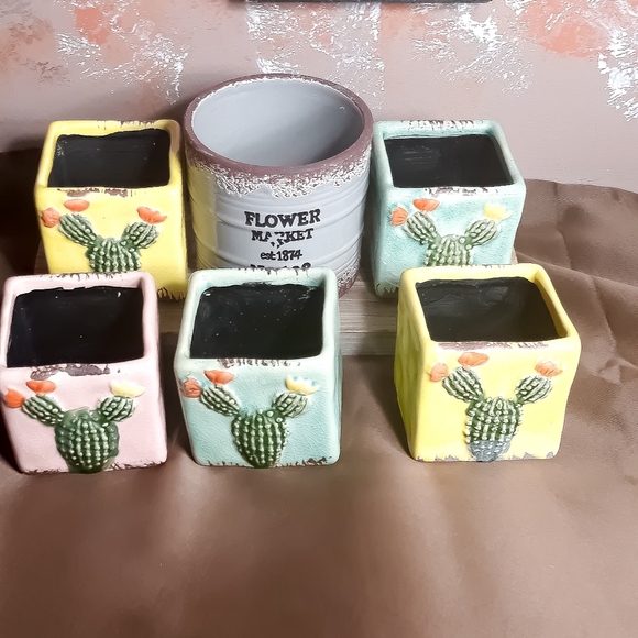 ADORABLE Miniature Clay Pots - Picture 2 of 4